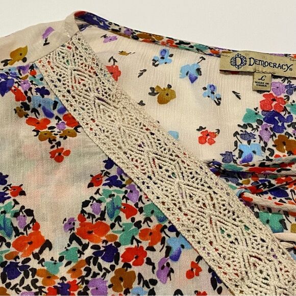 Democracy Boho Floral Crisscross V-Neck Embroidered Lace Neck Blouse Women's L - Picture 9 of 15